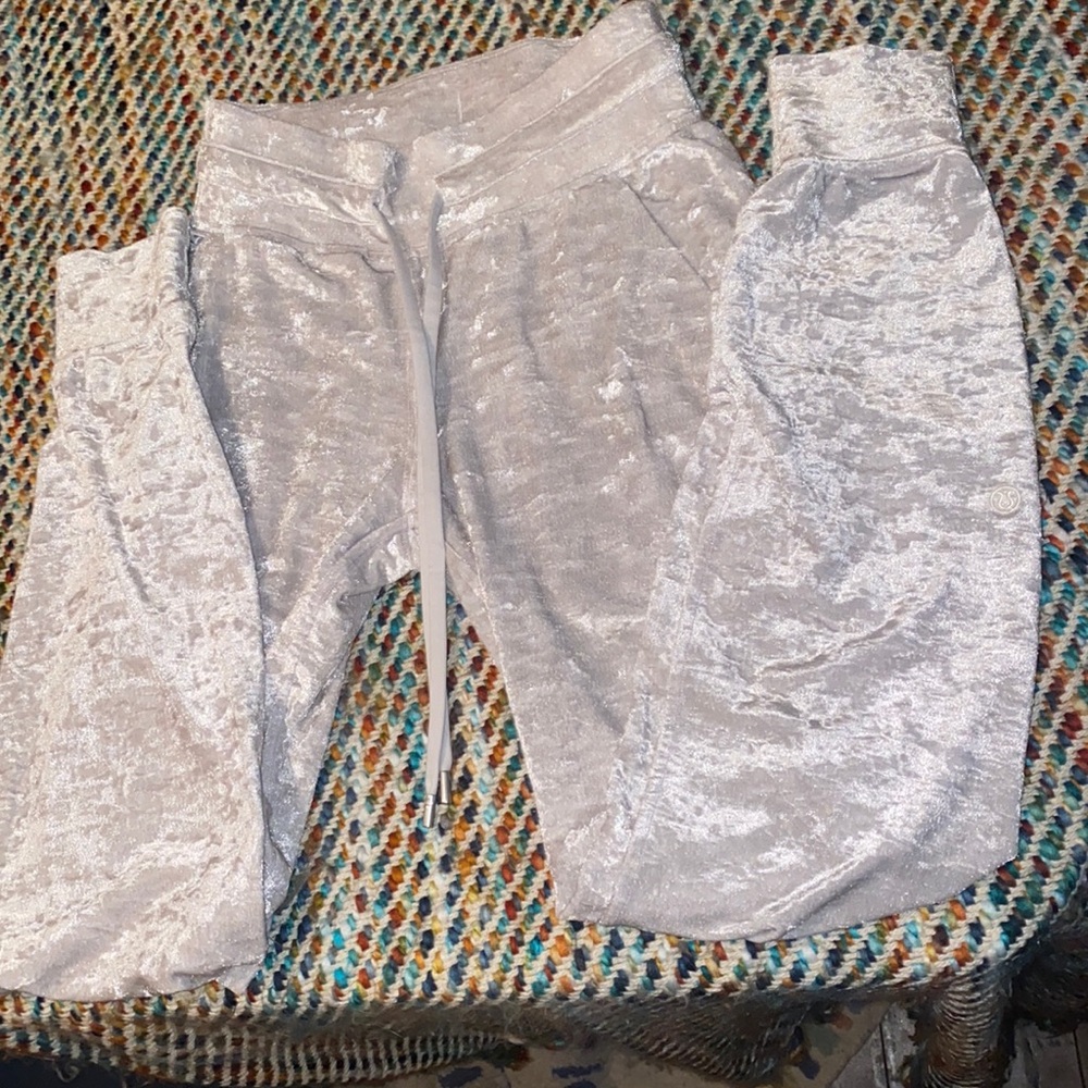 Lululemon velvet joggers
